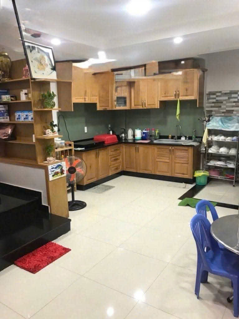 NHÀ 3 TẦNG - 4 PN - HẺM ÔTÔ - SÁT HOÀNG DIỆU 2 - ĐH NGÂN HÀNG