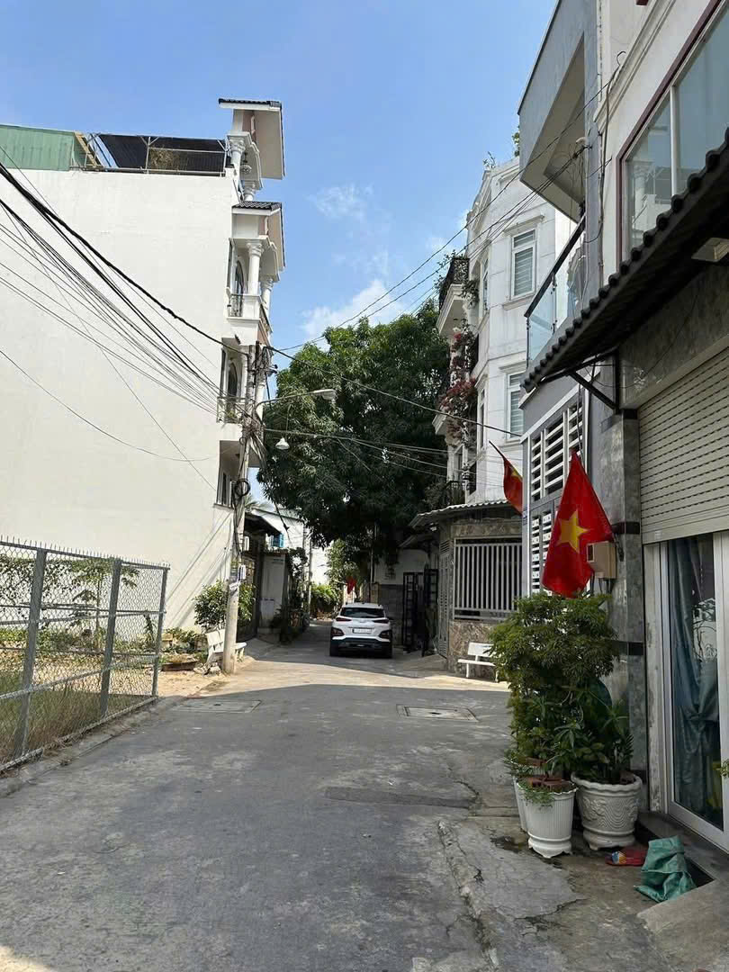 SIÊU HIẾM BIỆT THỰ 3 LẦU - ÔTÔ THÔNG -LÊ THỊ HOA - TAM BÌNH