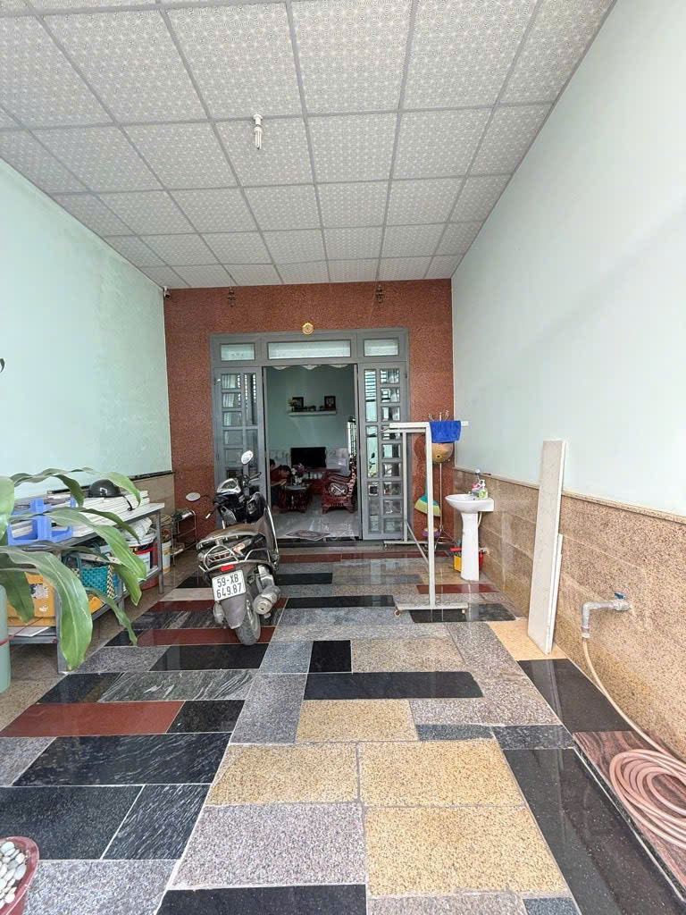 NHÀ ĐẸP NGAY CHỢ LINH XUÂN - ÔTÔ ĐẬU CỬA - THÔNG KHU CHẾ XUẤT LINH TRUNG