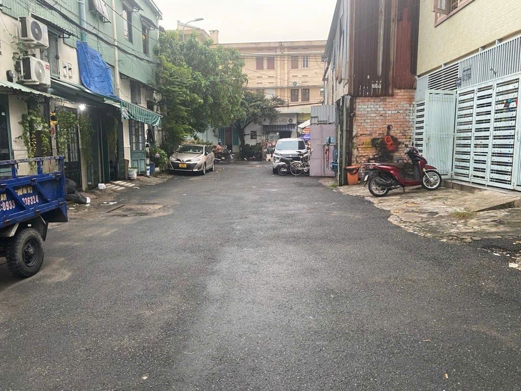 CHỦ NGỘP BÁN  NHÀ DT KHỦNG  140M2
NGAY GA METRO-  NGÃ 4 BÌNH THÁI - P TRƯỜNG THỌ