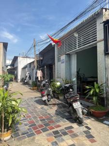 NHÀ ĐẸP NGAY CHỢ LINH XUÂN - ÔTÔ ĐẬU CỬA - THÔNG KHU CHẾ XUẤT LINH TRUNG