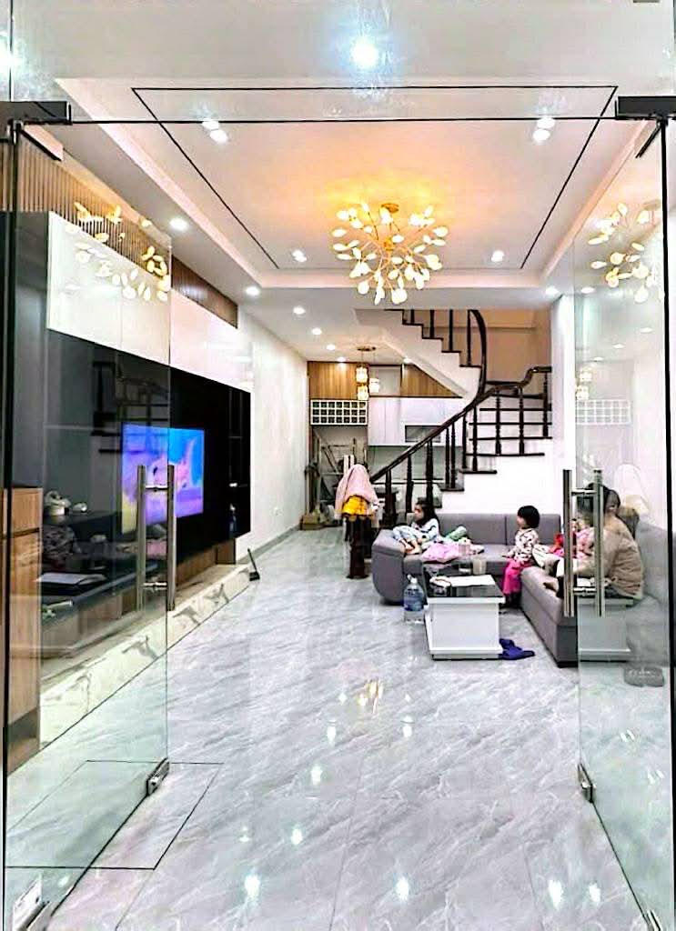 Trung Tâm Thành trì DT 45M²×5tầng,  ô tô đỗ, 2 thoáng, về ở luôn. Giá 5tỷ