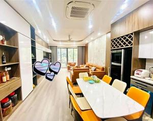 NGŨ HIỆP, NHÀ 2 TẦNG, NỘI THẤT MỚI, GẦN ĐƯỜNG Ô TÔ TRÁNH NHAU