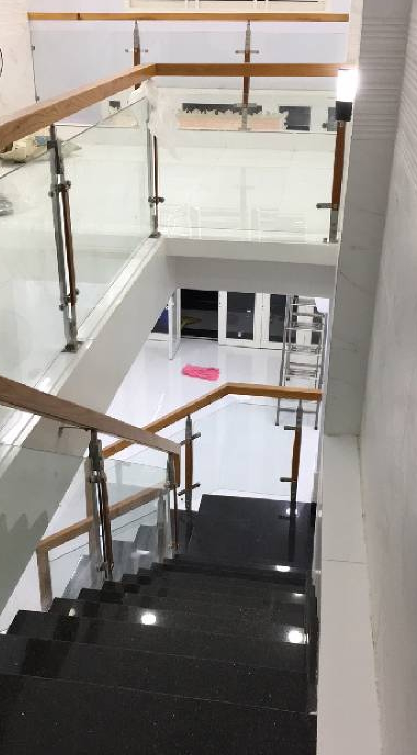 Bán nhà mới ngay Lạc Long Quân (Q11)