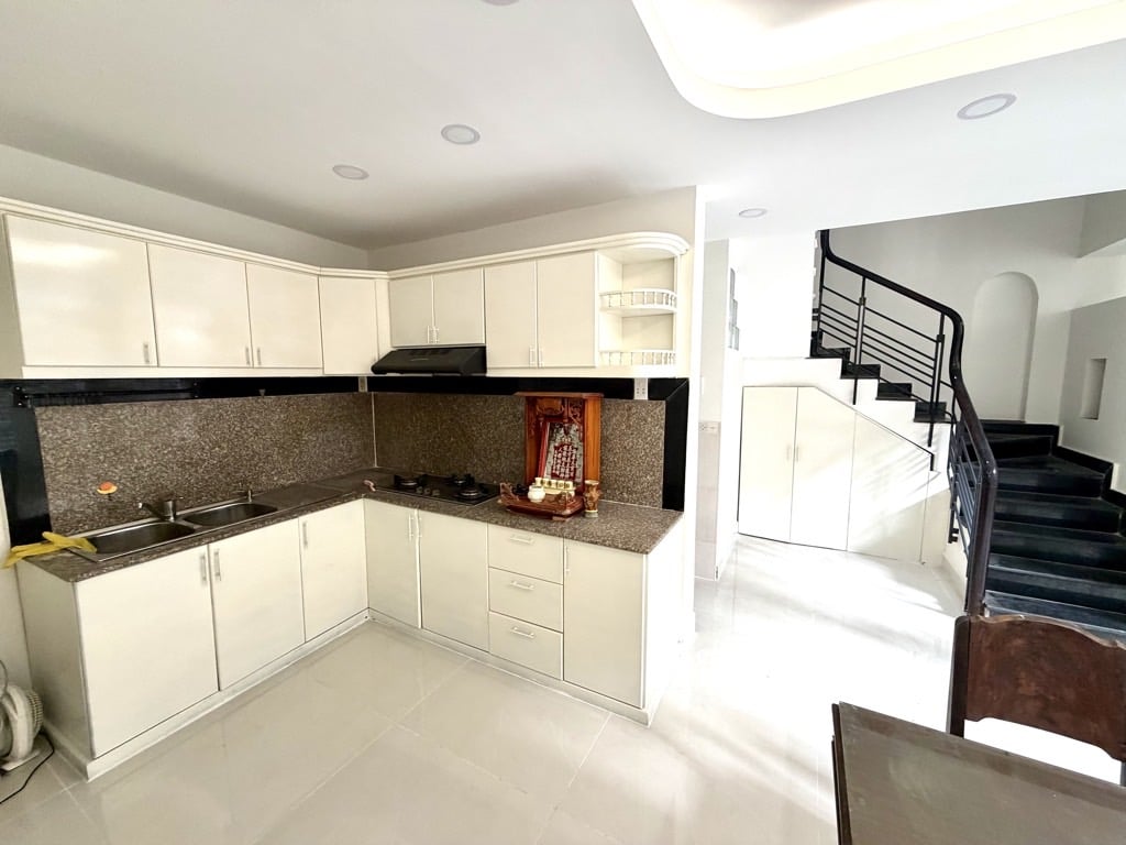 BÁN NHÀ QUẬN 5 - NGANG 6M LÔ GÓC CỰC THOÁNG - 4 LẦU CHỈ 12 TỶ.