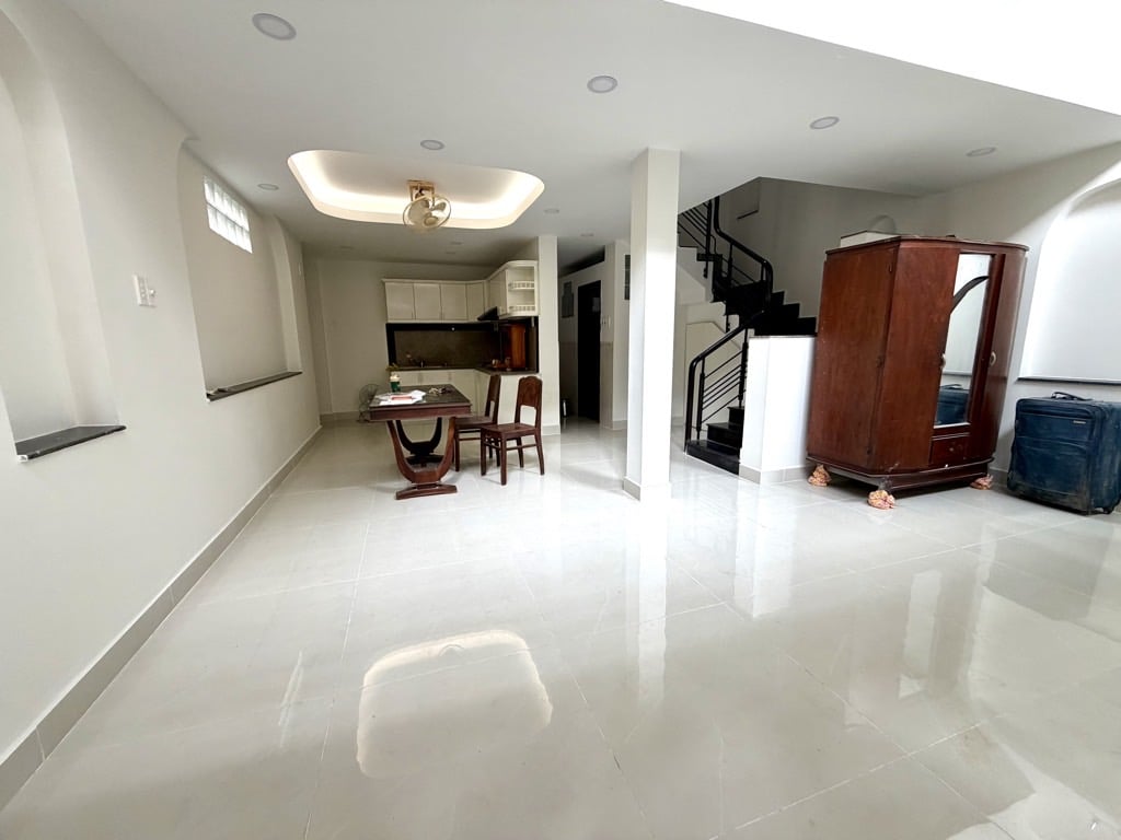 BÁN NHÀ QUẬN 5 - NGANG 6M LÔ GÓC CỰC THOÁNG - 4 LẦU CHỈ 12 TỶ.