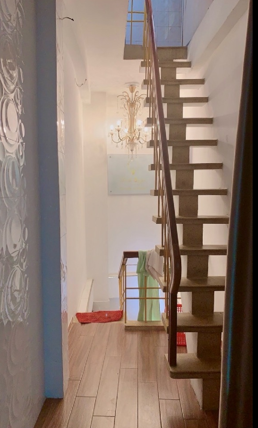 BÁN NHÀ MẶT TIỀN ĐỈNH NGAY VÒNG XOAY ĐẦM SEN