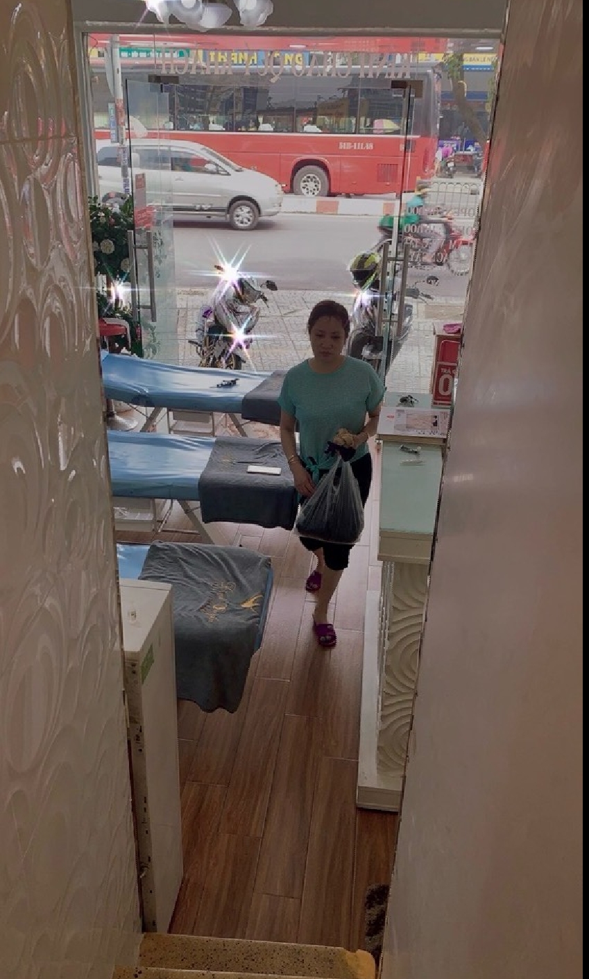 BÁN NHÀ MẶT TIỀN ĐỈNH NGAY VÒNG XOAY ĐẦM SEN