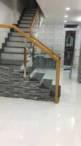 Nhà đẹp ngay vị trí vàng Lạc Long Quân