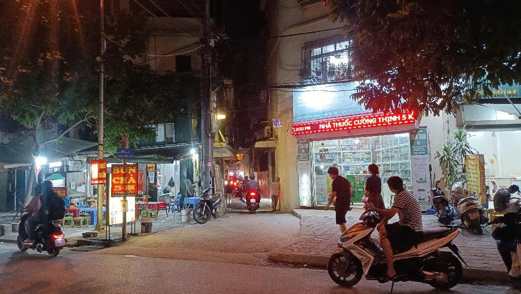 NHÀ ĐẸP GIẢI PHÓNG – MẶT ĐƯỜNG, KINH DOANH ĐỈNH, VỊ TRÍ GẦN NGÃ TƯ