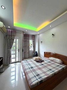 MẶT TIỀN KINH DOANH 5 TẦNG ĐÚC - BỜ KÈ XANH MÁT - 25M2 - 9.6 TỶ Trường Sa, Gia Định, Bình Thạnh