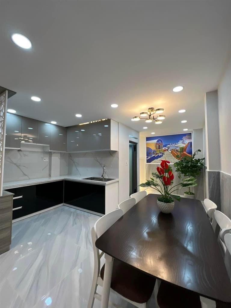 Nhà cực đẹp khách iu ơi, cao 5 tầng Hiện Đại Sang Trọng đã vậy còn tặng full nội thất cao cấp.