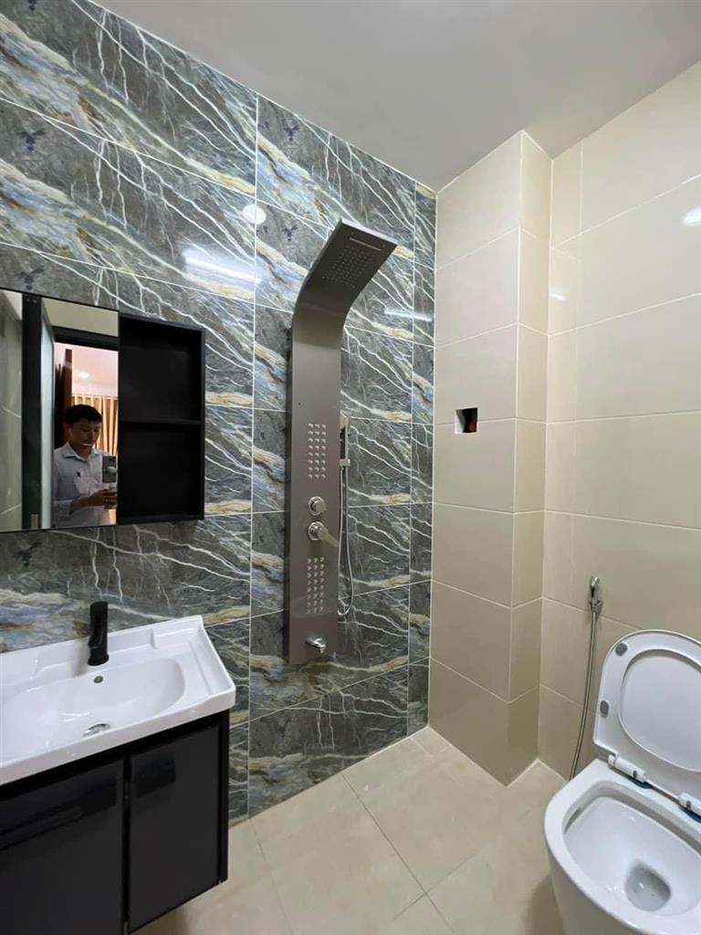 Nhà cực đẹp khách iu ơi, cao 5 tầng Hiện Đại Sang Trọng đã vậy còn tặng full nội thất cao cấp.