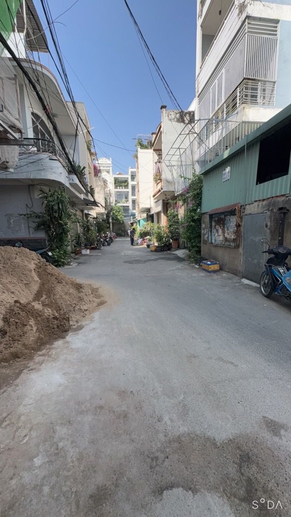 NHÀ ĐẸP Ở LIỀN - TRUNG TÂM GÒ VẤP - 5 TẦNG - HẺM XE HƠI 5M - SỔ ĐẸP - NHỈNH 9 ĐỒNG