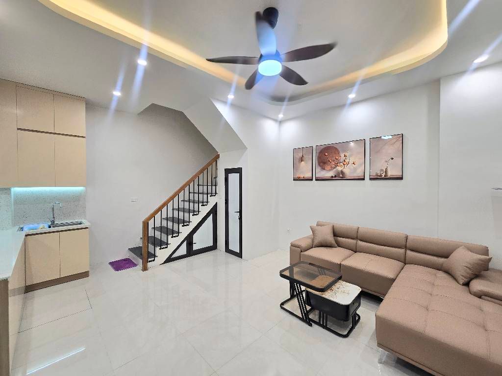 TRUNG TÂM QUẬN - 2 THOÁNG - SÁT PHỐ - NHÀ ĐẸP - FULL NỘI THẤT