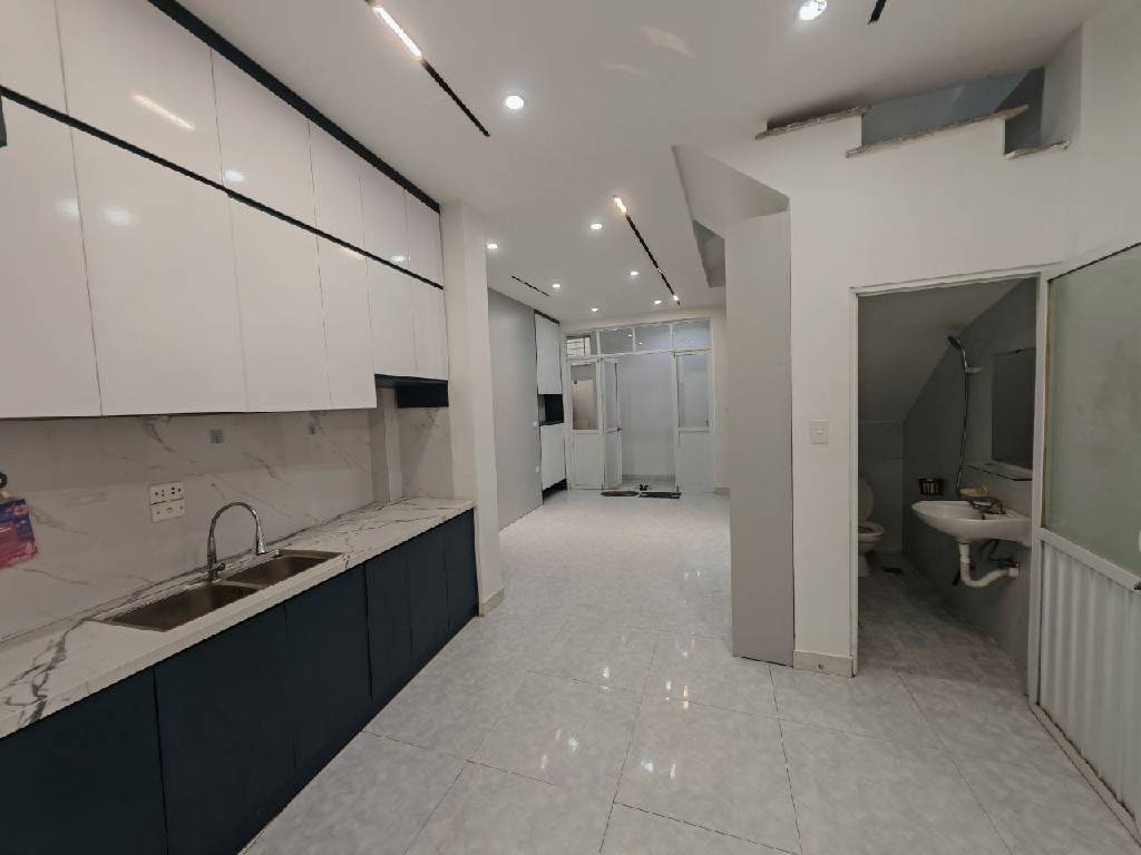 Chủ cần bán gấp nhà Đông ngạc DT 40m2 số đó chính chủ