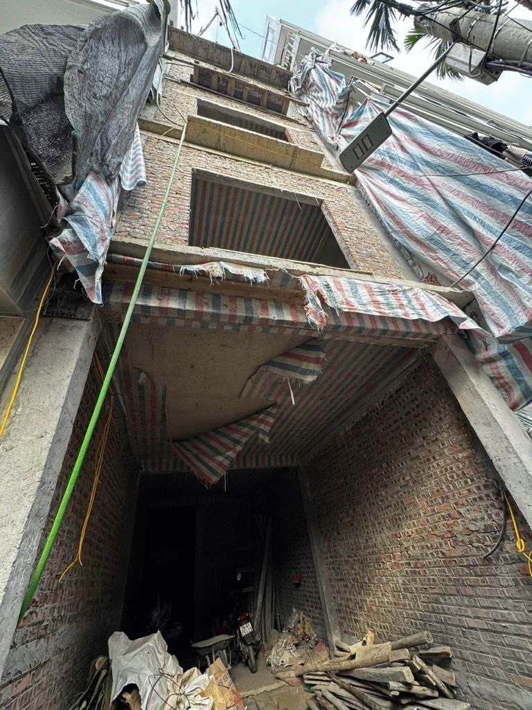 Cần bán gấp nhà Xuân Đỉnh DT 40m2 sổ đỏ chính chủ