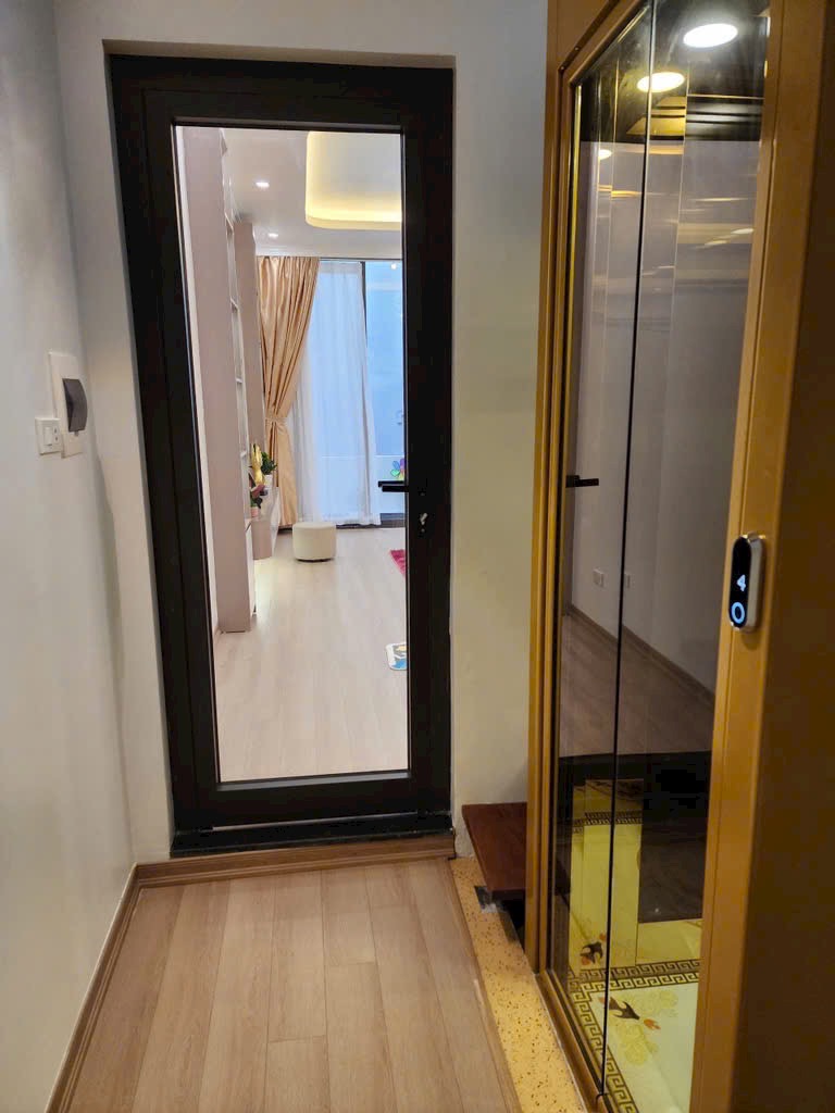 Bán Nhà Minh Khai,55m 6 tầng 13 tỷ chỉ việc về ở