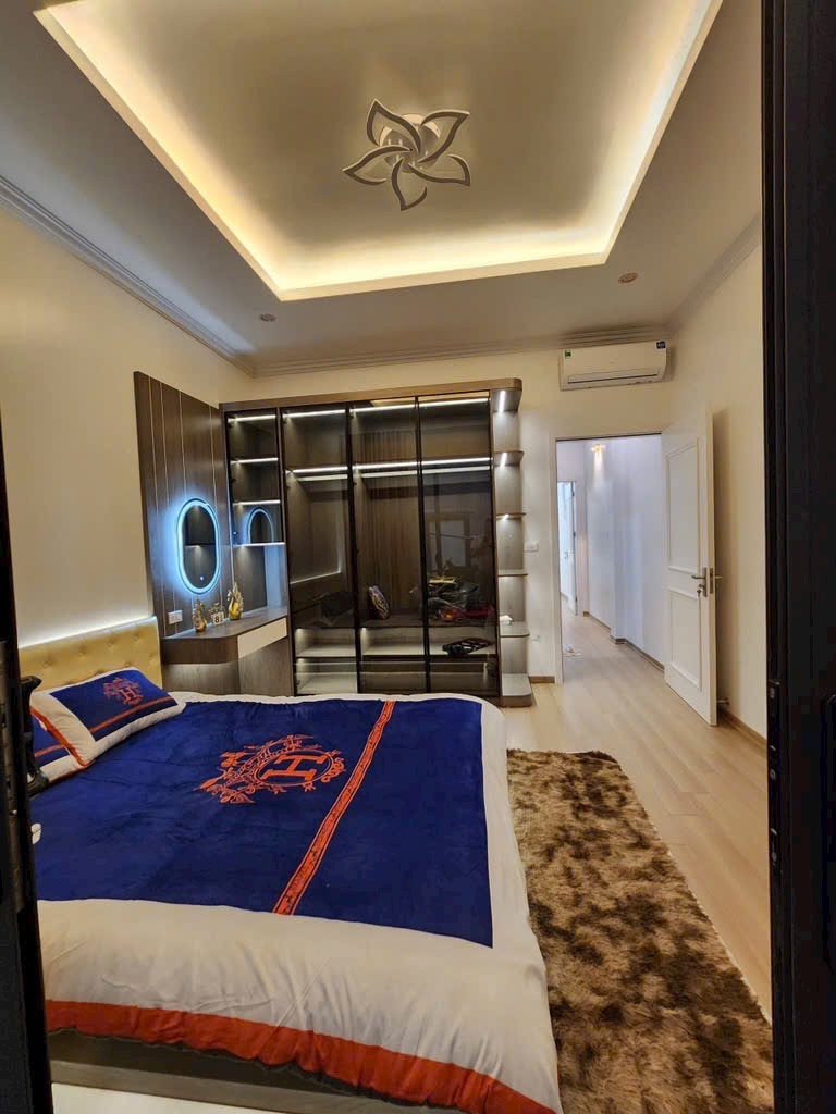 Bán Nhà Minh Khai,55m 6 tầng 13 tỷ chỉ việc về ở