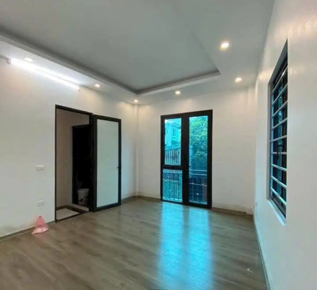 Bán  nhà  2.5 tầng