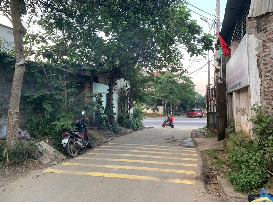 Bán  nhà  cấp  4 lô góc