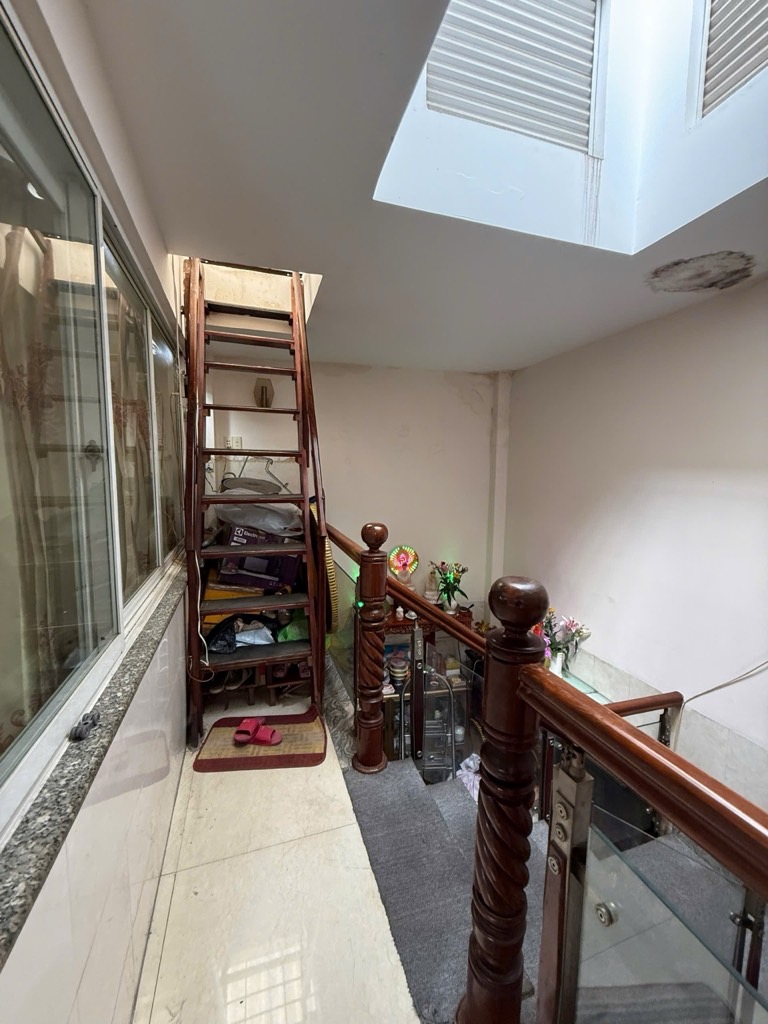 BÁN NHÀ QUẬN 7 NGAY CẠNH DỰ ÁN CẦU NGUYỄN KHOÁI SẮP KHỞI CÔNG-HẺM 967 TRẦN XUÂN SOẠN-NHÀ 4 TẦNG CÓ 5PN, 3WC - DIỆN TÍCH 50.4M2-SỔ HỒNG RIÊNG-KHU DÂN CƯ HIỆN HỮU