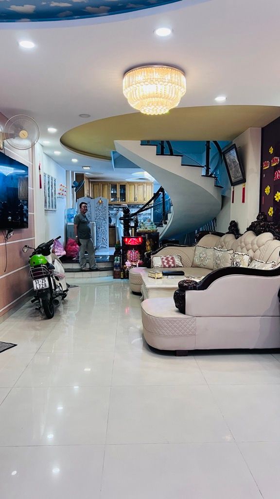 SỐC! Nhà 3 Tầng ĐẸP 4.2m x 28m tại Quận 8 - DIỆN TÍCH KHỦNG 107M2 - HẺM XE HƠI THÔNG! TK-740014