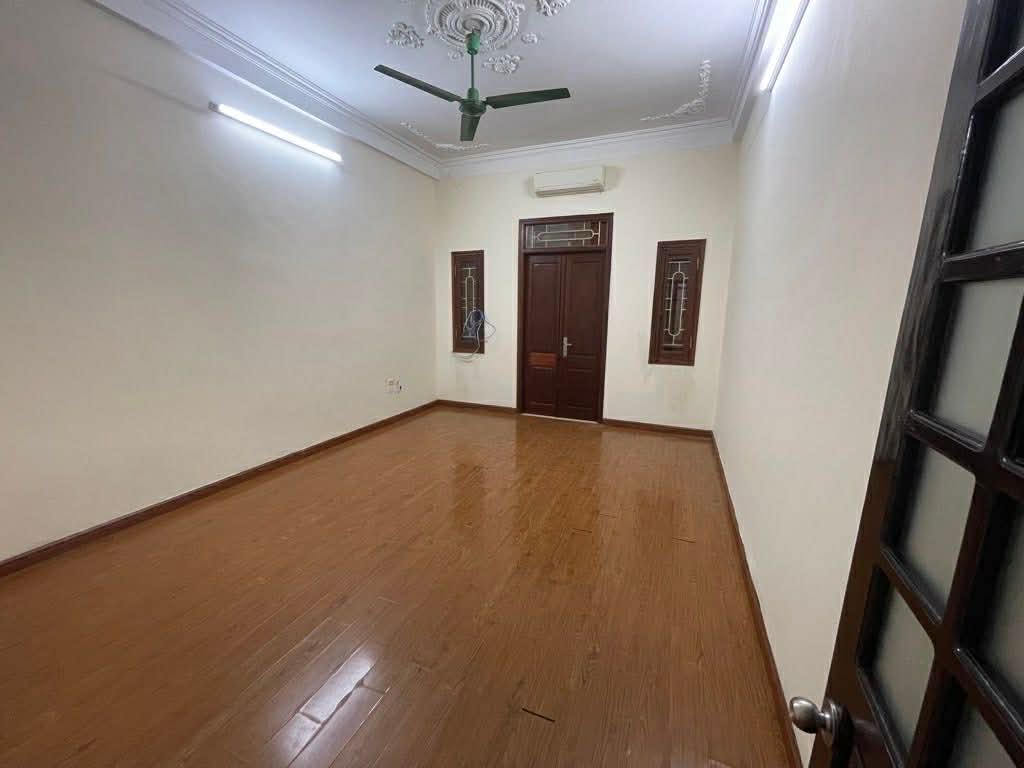 BÁN NHÀ PHỐ HÀO NAM 54m2 - GẦN PHỐ - NGÕ RỘNG