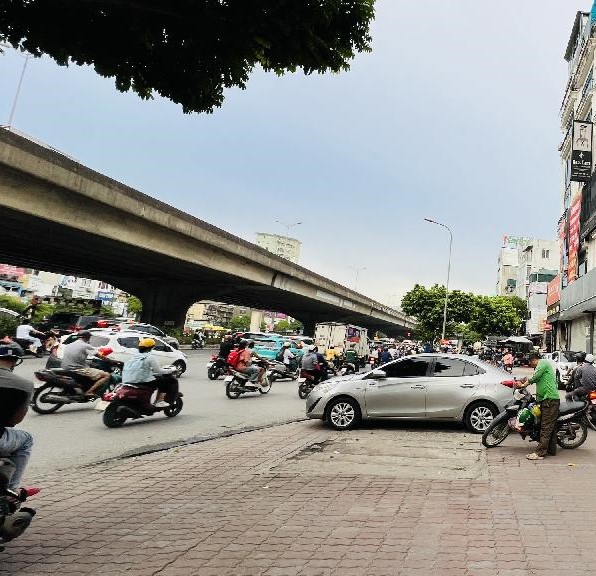 Bán nhà Trung tâm quận Thanh Xuân, diện tích 92 m2, 08 tầng, mặt tiền 5,2 m, giá bán 69,9 tỷ (có thương lượng).