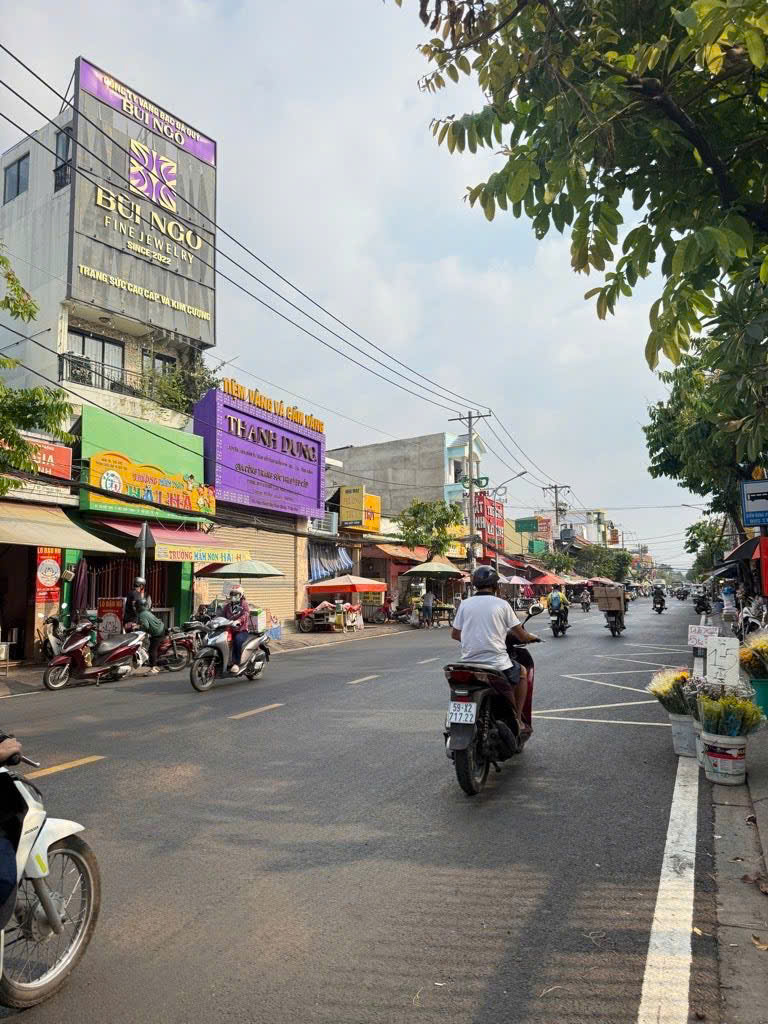 Bán nhà quận 9 Tân Lập 1 đường 5m ô tô vào tận nơi / Giá 5.8 tỷ Khu VIP gần ngã tư THỦ ĐỨC