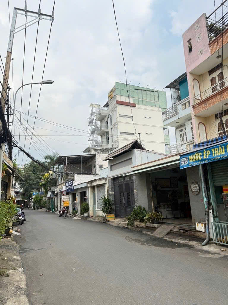 Bán nhà quận 9 Tân Lập 1 đường 5m ô tô vào tận nơi / Giá 5.8 tỷ Khu VIP gần ngã tư THỦ ĐỨC