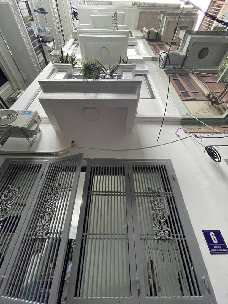 Bán nhà 5 tầng phố Hồ Tùng Mậu - lô góc - mới đẹp 8,2 tỷ