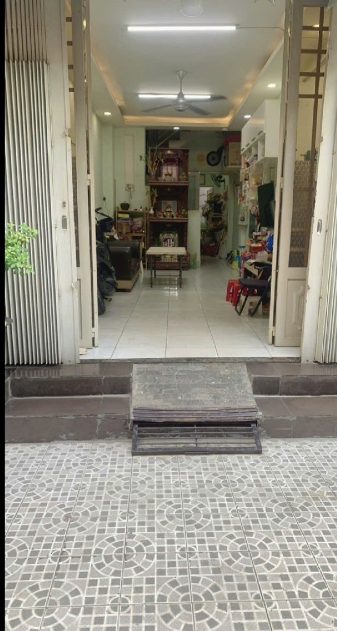 Bán nhà, 3 tầng, Quận 5, Hẻm 4m, ngay chợ Xã Tây, 3.4m*14m, 7.x tỷ