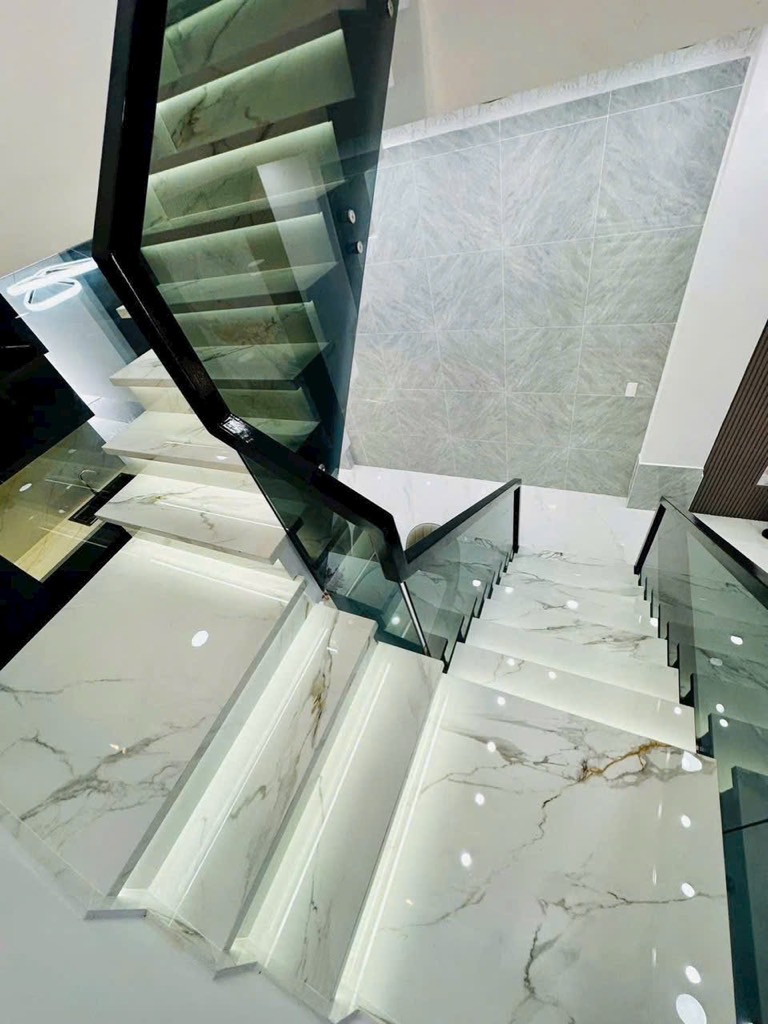 Bán Nhà 2 Tầng - Nhà xây mới - Hẻm an ninh 3m Gần hẻm xe hơi - hẻm xi măng mới nâng cao ráo