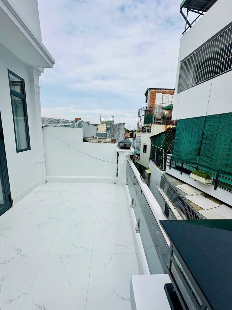 Bán Nhà 2 Tầng - Nhà xây mới - Hẻm an ninh 3m Gần hẻm xe hơi - hẻm xi măng mới nâng cao ráo