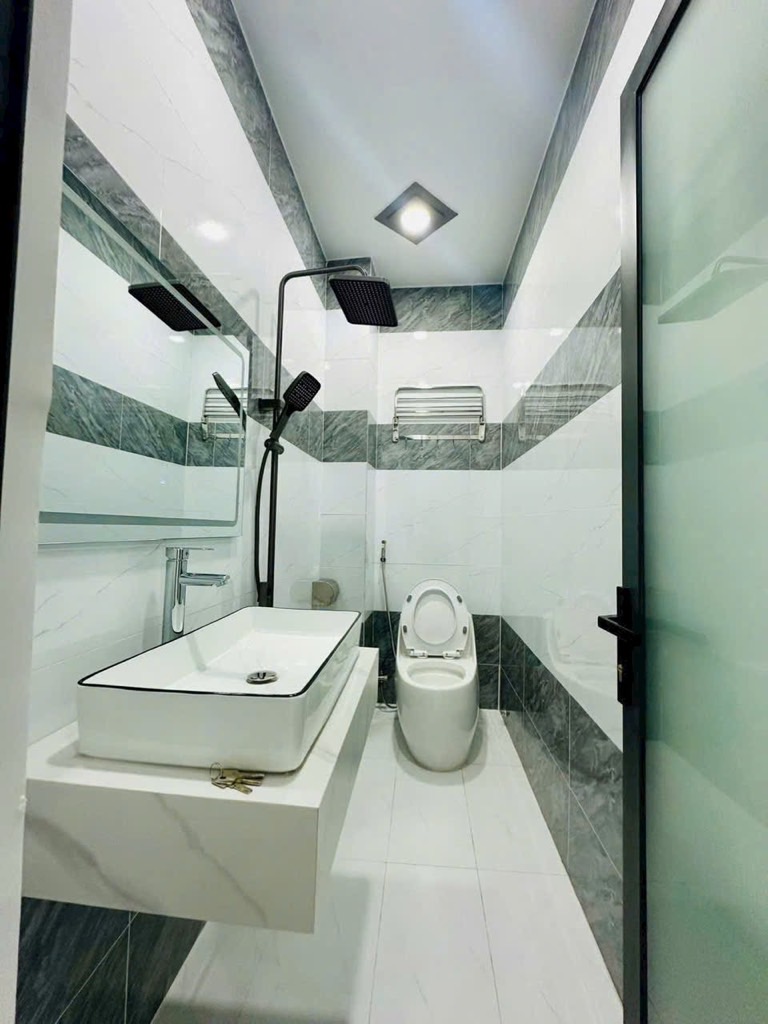 Bán Nhà 2 Tầng - Nhà xây mới - Hẻm an ninh 3m Gần hẻm xe hơi - hẻm xi măng mới nâng cao ráo