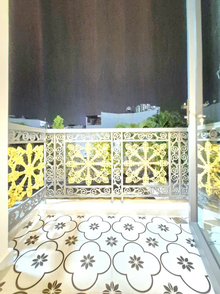 Nhà 3 Tầng BTCT - Nở Hậu Đẹp-xe hơi ngủ trong nhà-Full Nội Thất Phú thuận Q7