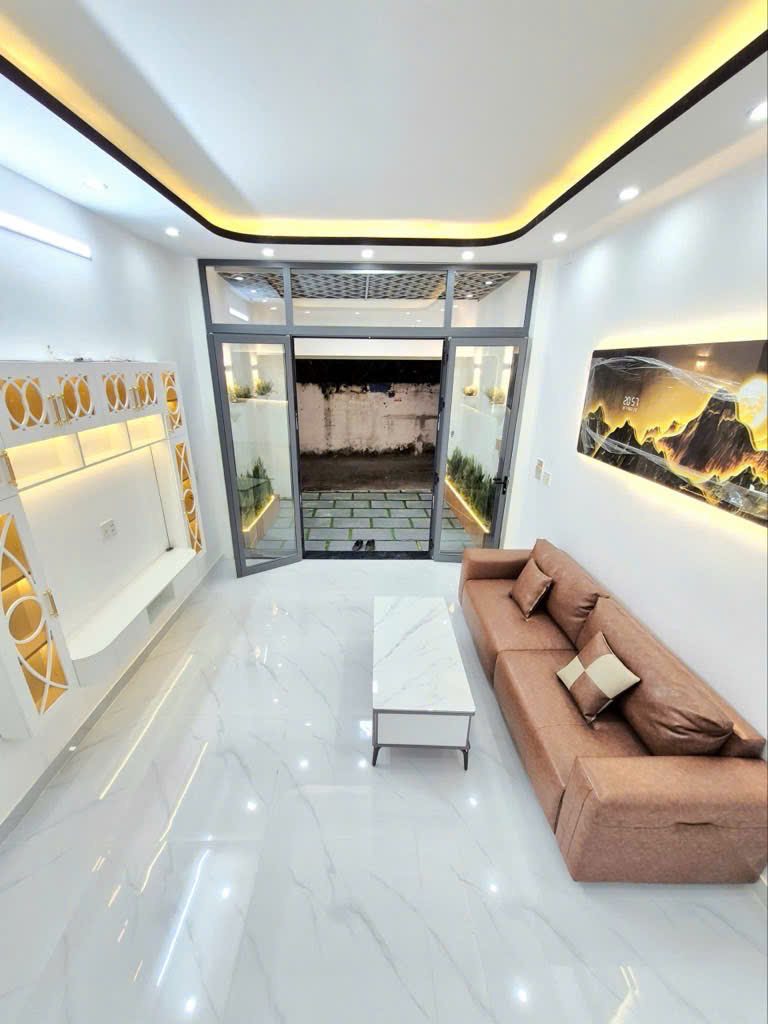 Nhà 3 Tầng BTCT - Nở Hậu Đẹp-xe hơi ngủ trong nhà-Full Nội Thất Phú thuận Q7