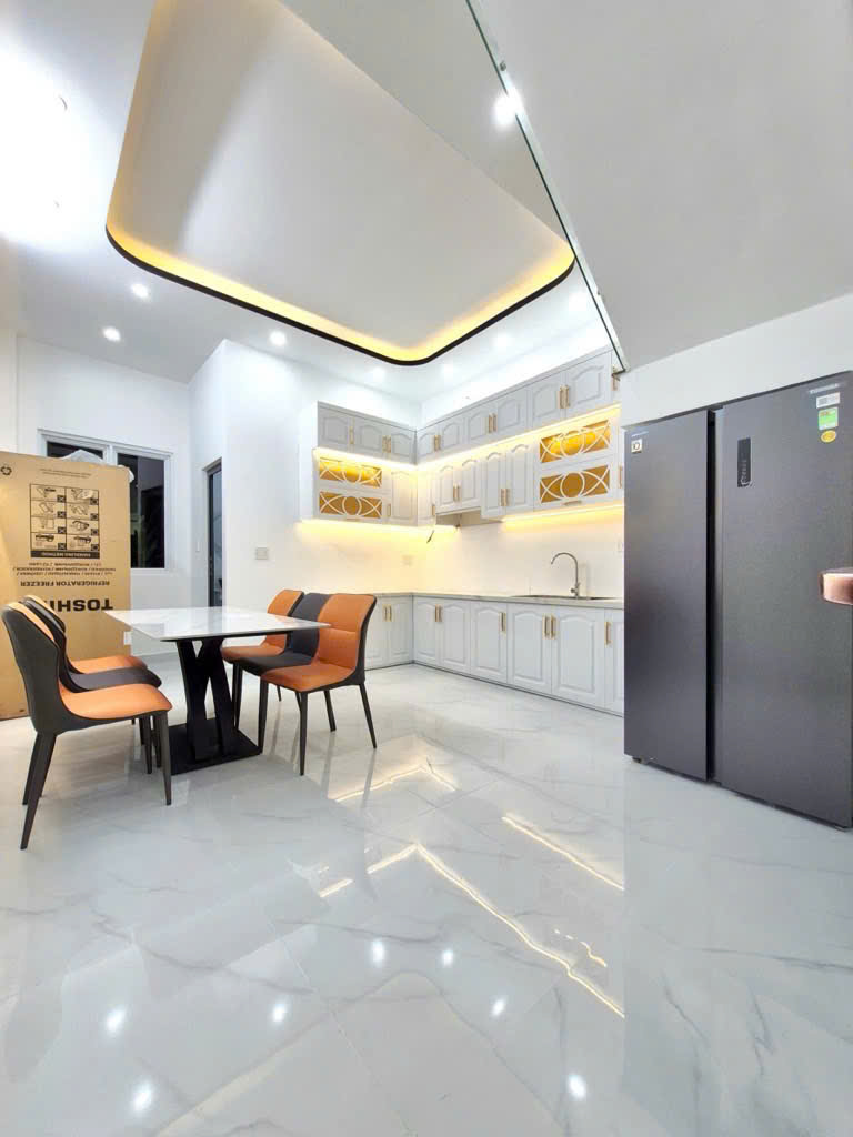 Nhà 3 Tầng BTCT - Nở Hậu Đẹp-xe hơi ngủ trong nhà-Full Nội Thất Phú thuận Q7