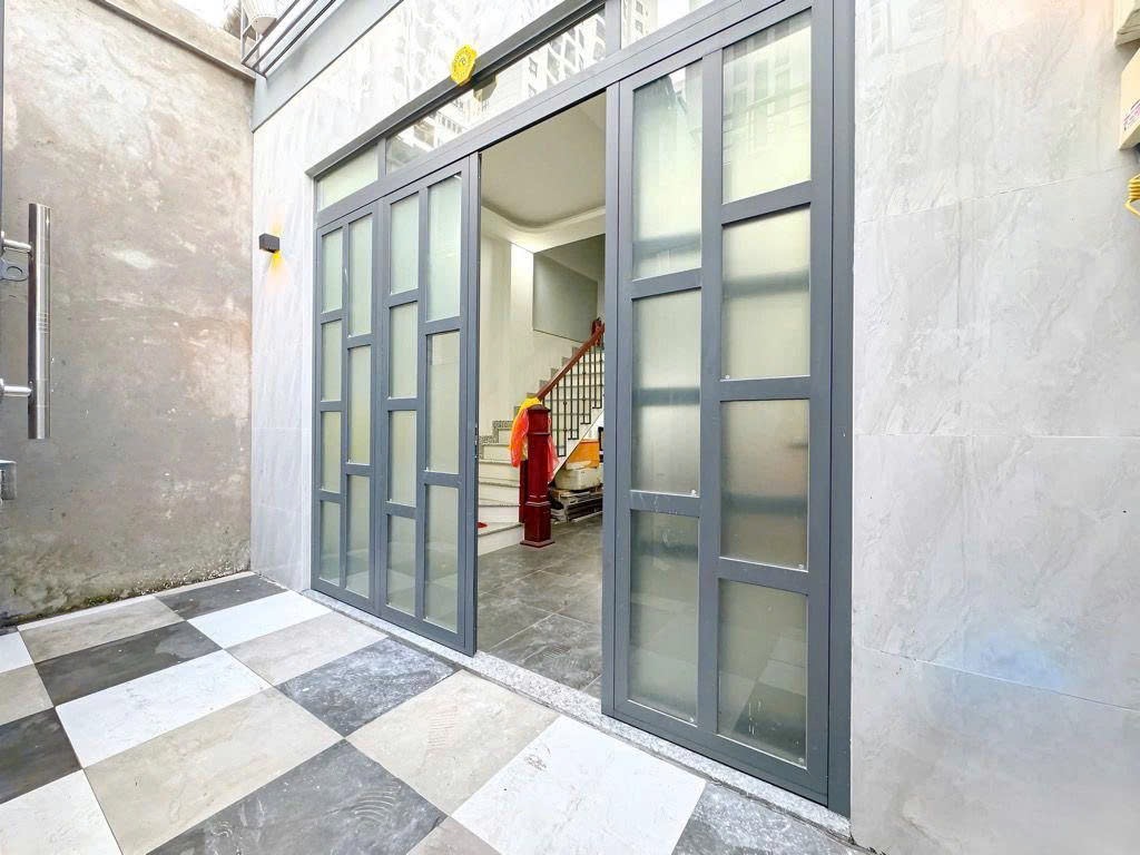 Bán CHDV Lâm Văn Bền - Quận 7- Ngang 5m- 4 Tầng- Thu Nhập 30tr/th- Không QH- Cách 50m Ra Hẻm Xe Hơi Tránh- 7,6 Tỷ Bớt Lộc