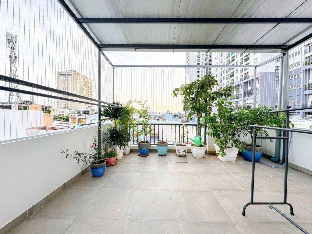 Bán CHDV Lâm Văn Bền - Quận 7- Ngang 5m- 4 Tầng- Thu Nhập 30tr/th- Không QH- Cách 50m Ra Hẻm Xe Hơi Tránh- 7,6 Tỷ Bớt Lộc