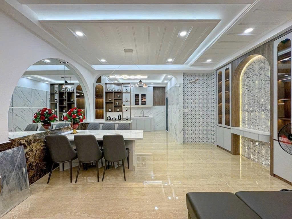 Siêu Phẩm 3 Tầng Sang Trọng-Full Đá Hoa Cương- Sát Him Lam