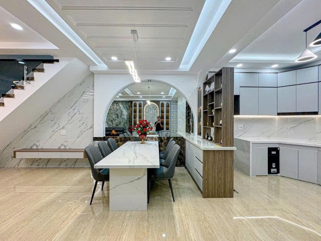 Siêu Phẩm 3 Tầng Sang Trọng-Full Đá Hoa Cương- Sát Him Lam