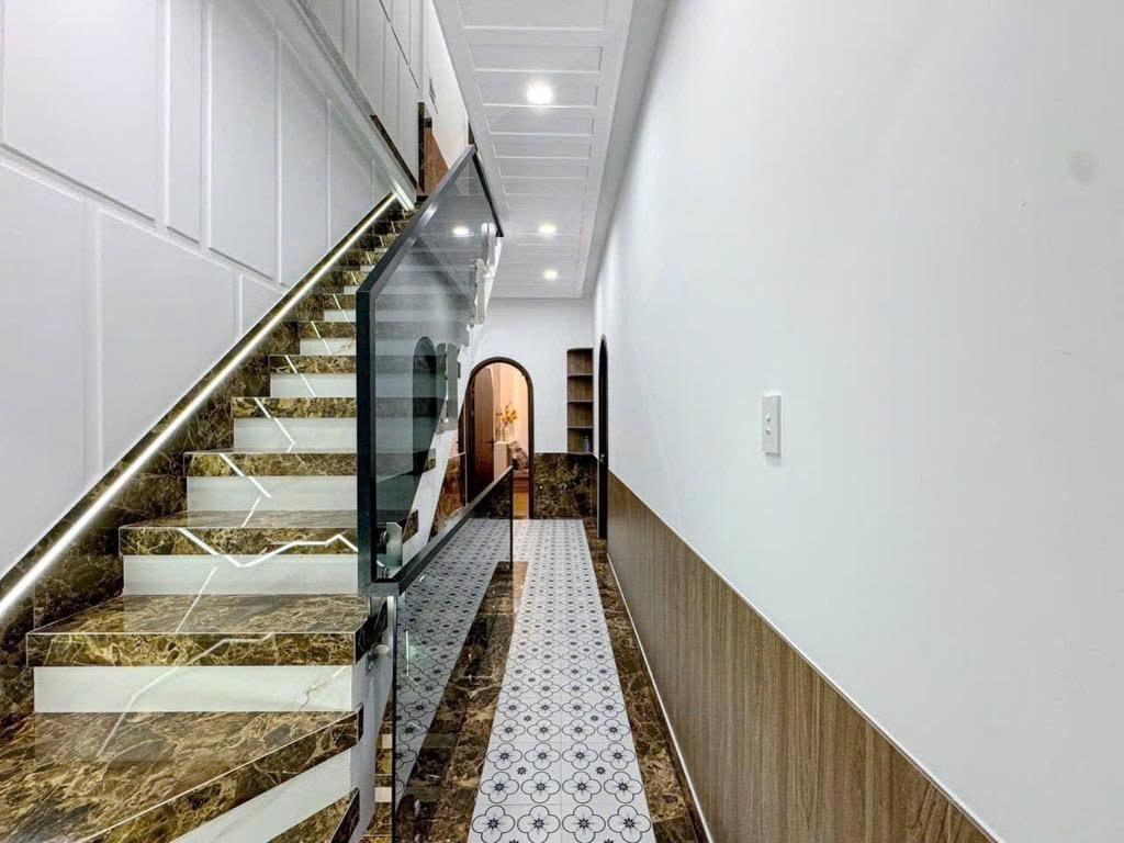 Siêu Phẩm 3 Tầng Sang Trọng-Full Đá Hoa Cương- Sát Him Lam