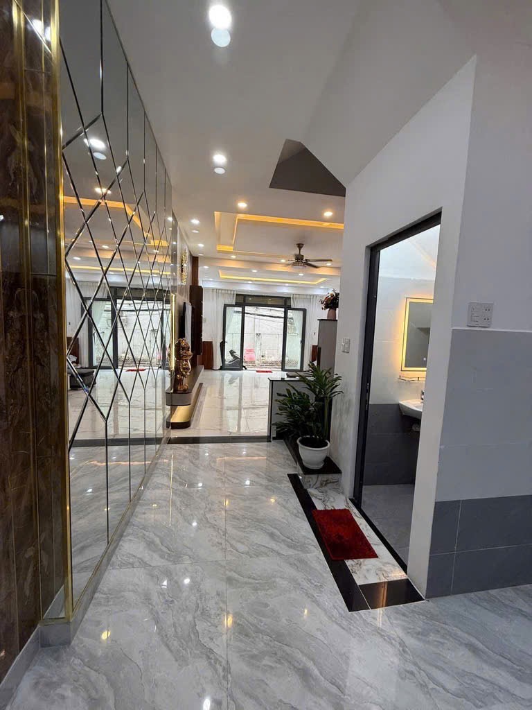 Căn Góc Mới 4 Tầng Phú Thuận q7 Full Nội Thất