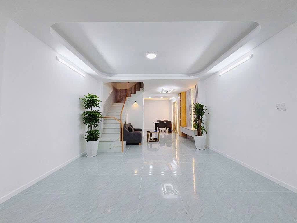 Hiếm ! Nhà Đẹp Nguyễn Thị Thập - Full Nội Thất- Giá Tốt Nhất Khu Vực