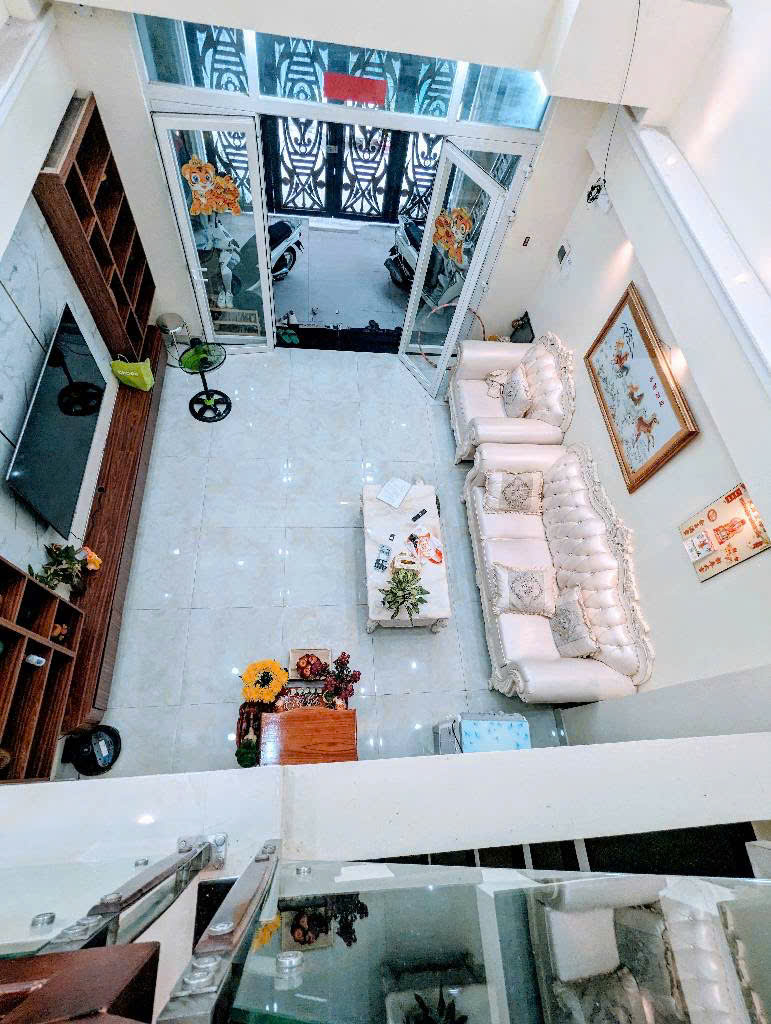 Nhà 4 Tầng HXH Thông - 2 phút Phú Mỹ Hưng - Hoàn Công - GIá tốt