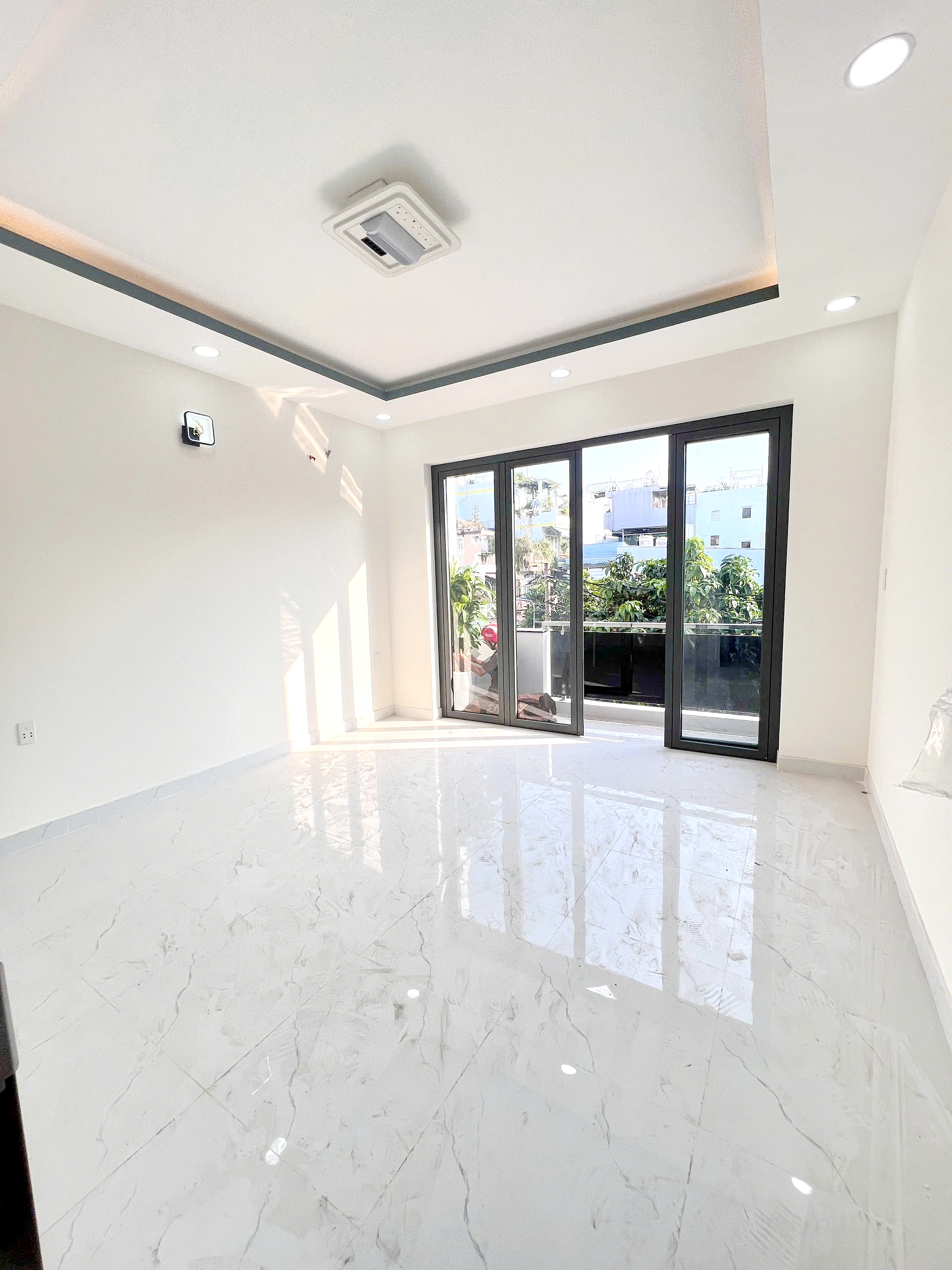 Bán nhà mới 2 lầu hẻm xe hơi đường Phạm Thế Hiển P.3 Quận 8