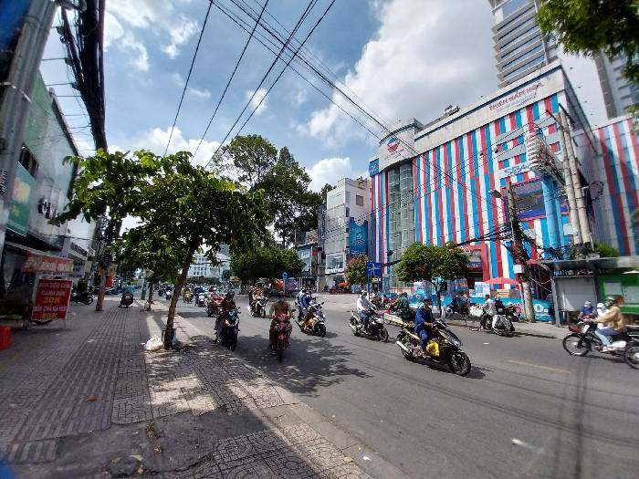 Nhà đẹp CMT8 quận 3 (hẻm xe hơi)