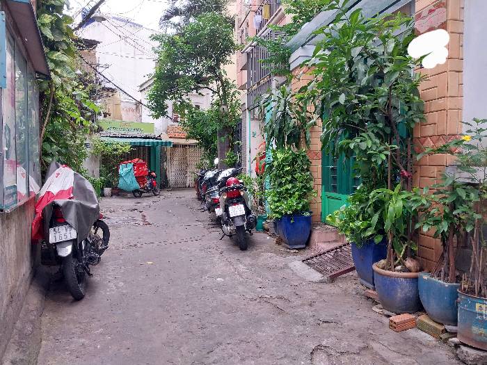 Nhà đẹp CMT8 quận 3 (hẻm xe hơi)